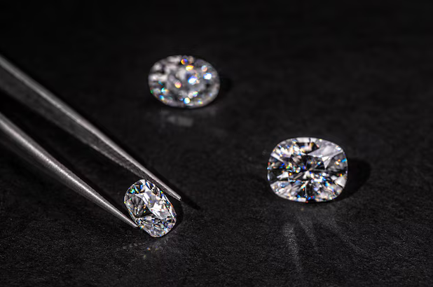 pair-diamond-earrings-with-word-diamond-top-left_186938-1177